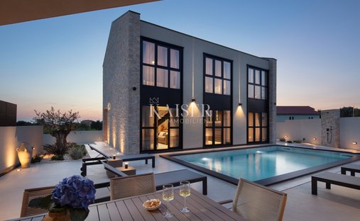 Villa in Opcina Policnik, Zadar County, Croatia 1