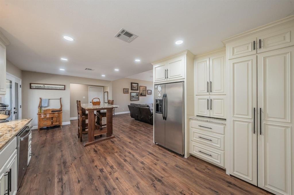 Farm Ranch in Elm Mott, Texas, United States 4 - 17952111