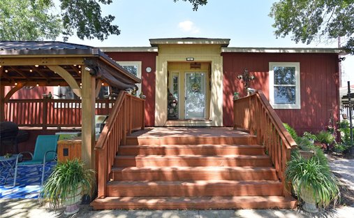 House in Pleak, Texas, United States 1