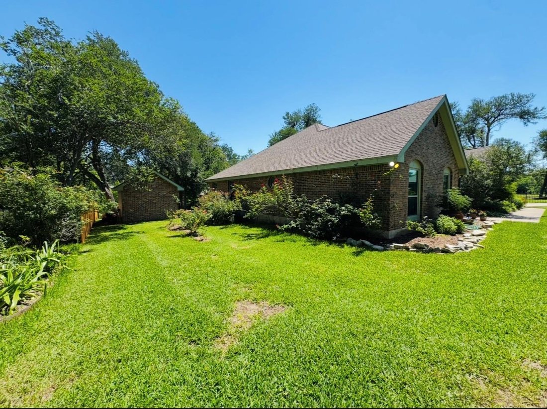 House in Elgin, Texas, United States 5 - 17951771