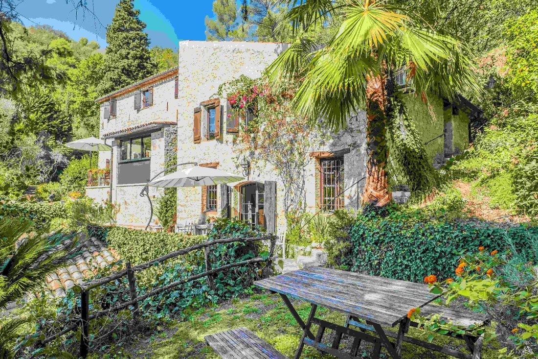 House in Carros, Provence-Alpes-Côte d'Azur, France 4 - 17953536