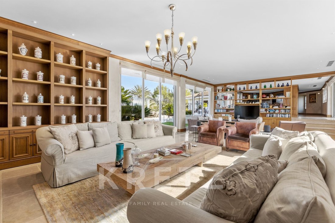 House in Mougins, Provence-Alpes-Côte d'Azur, France 3 - 17954299