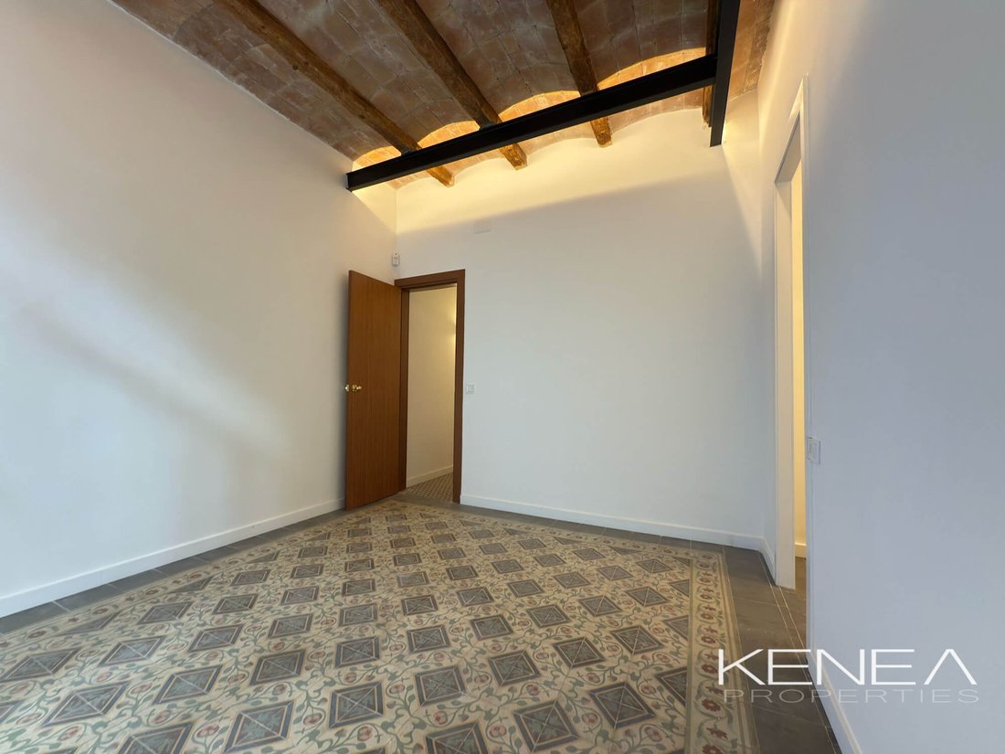 Apartment in Eixample, Barcelona, Spain 2 - 17947754