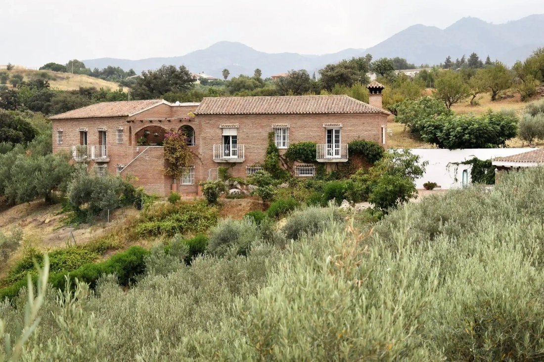 Finca in Alhaurin el Grande, Andalusia, Spain 2 - 17947351