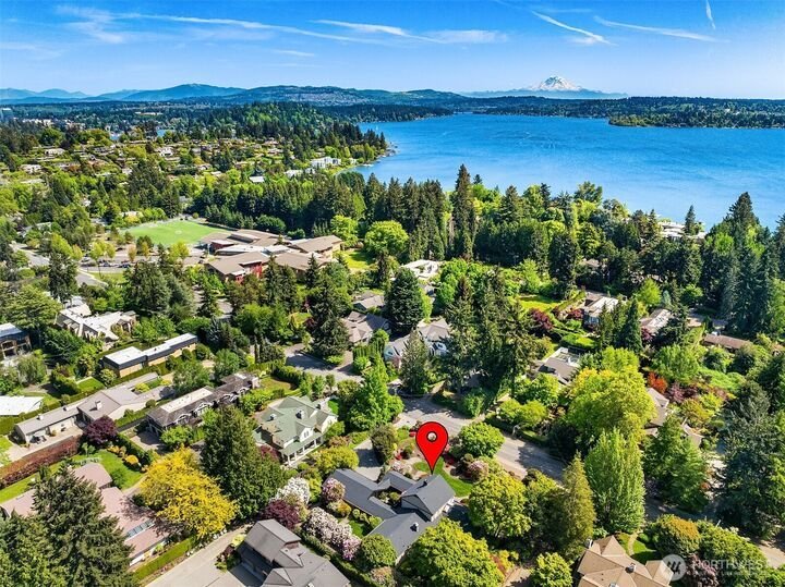 House in Medina, Washington, United States 3 - 17955719