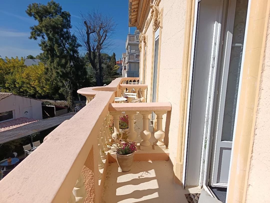 Casa en Le Dramont-Agay-Anthéor-Le Trayas, Saint-Raphaël, Francia 2 - 17888976