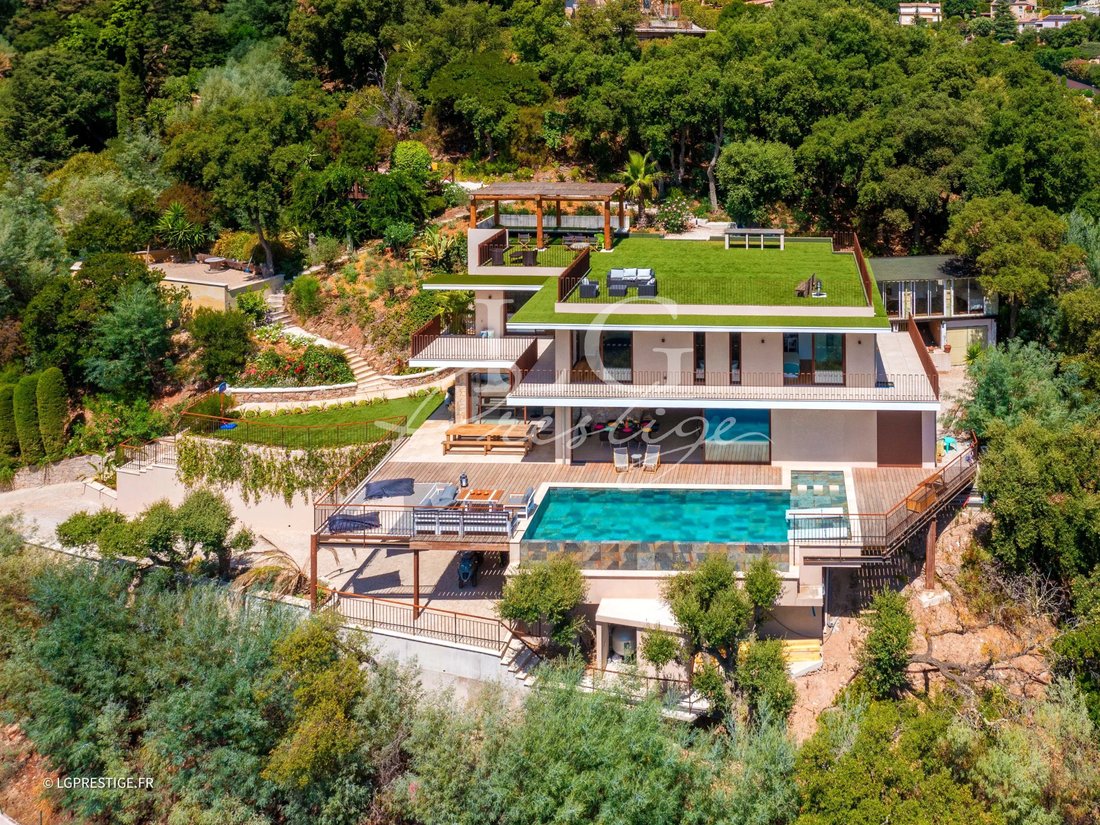 Villa in Exterieurs, Frejus, France 1 - 16017462