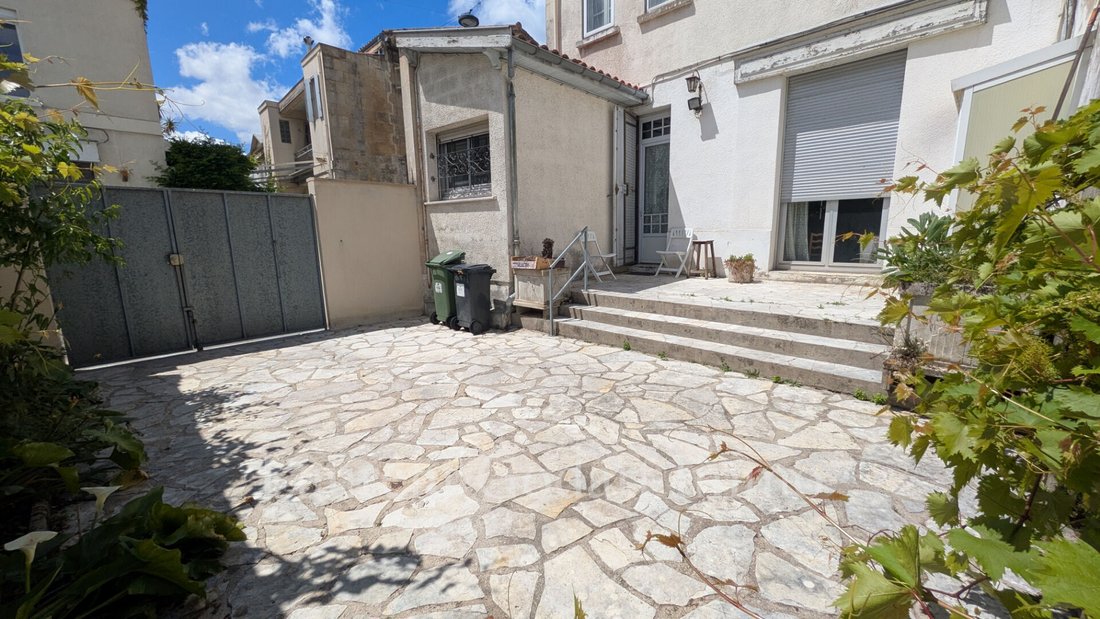 Villa in Capucins-Saint Michel-Nansouty-Saint Genès, Bordeaux, France 2 - 17954611