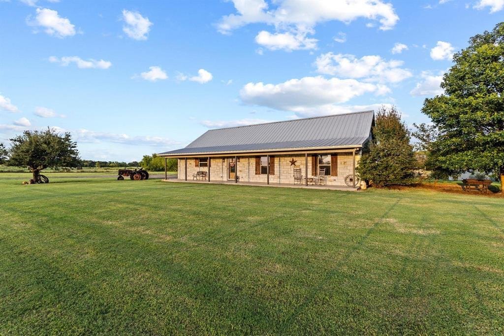 Farm Ranch in Lone Oak, Texas, United States 2 - 17952388