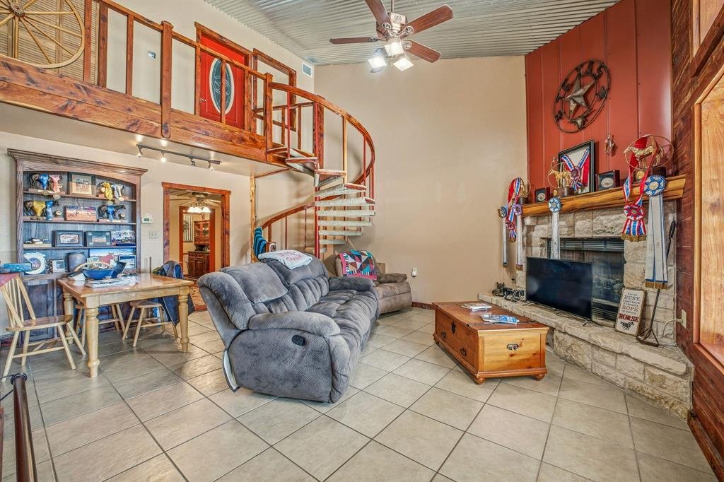 Farm Ranch in Bluff Dale, Texas, United States 3 - 17952365