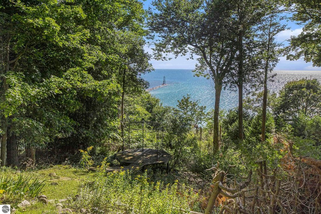 House in Frankfort, Michigan, United States 2 - 17953838