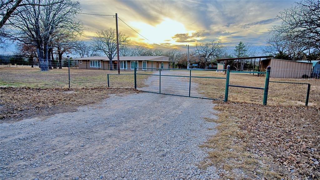 House in Bowie, Texas, United States 2 - 17952698
