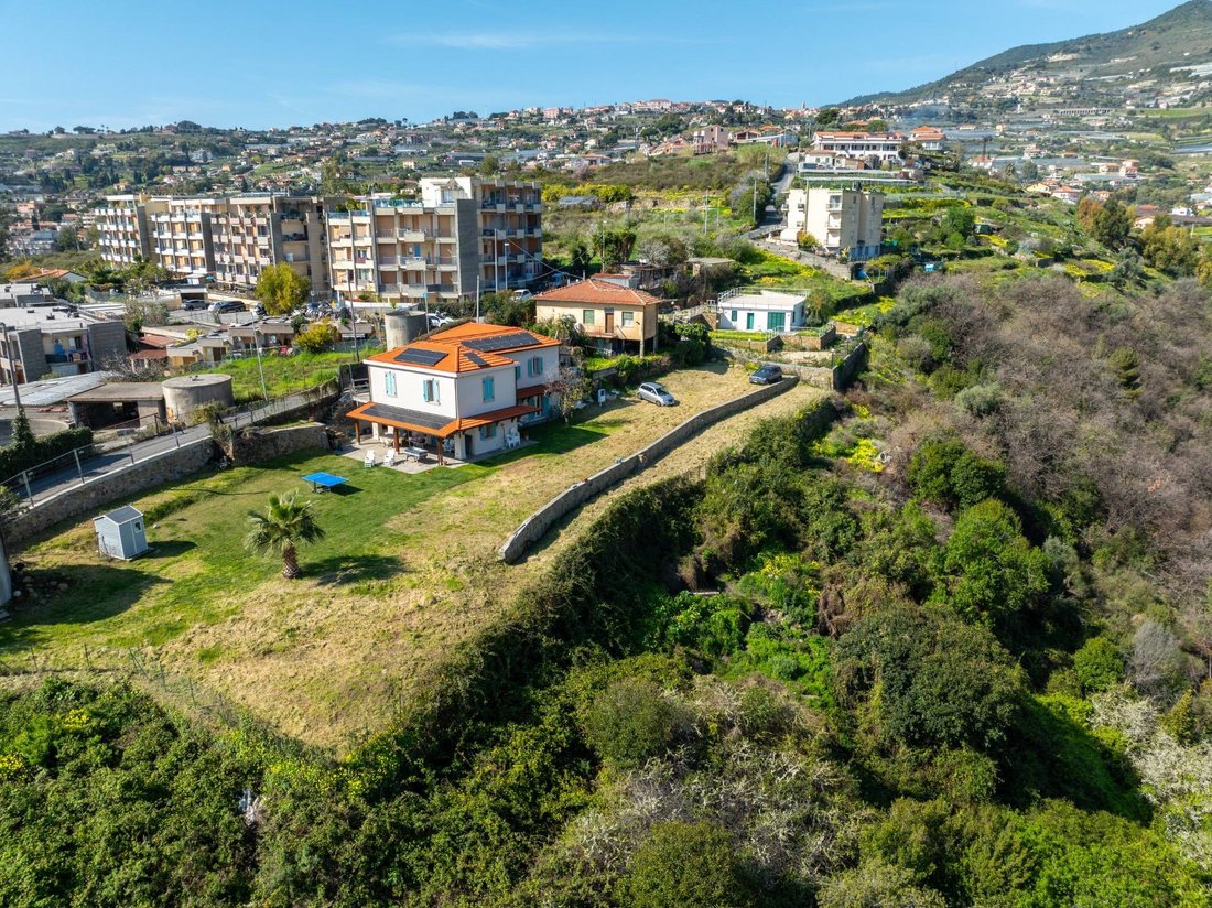 Villa in Foce, Sanremo, Italy 3 - 17955247