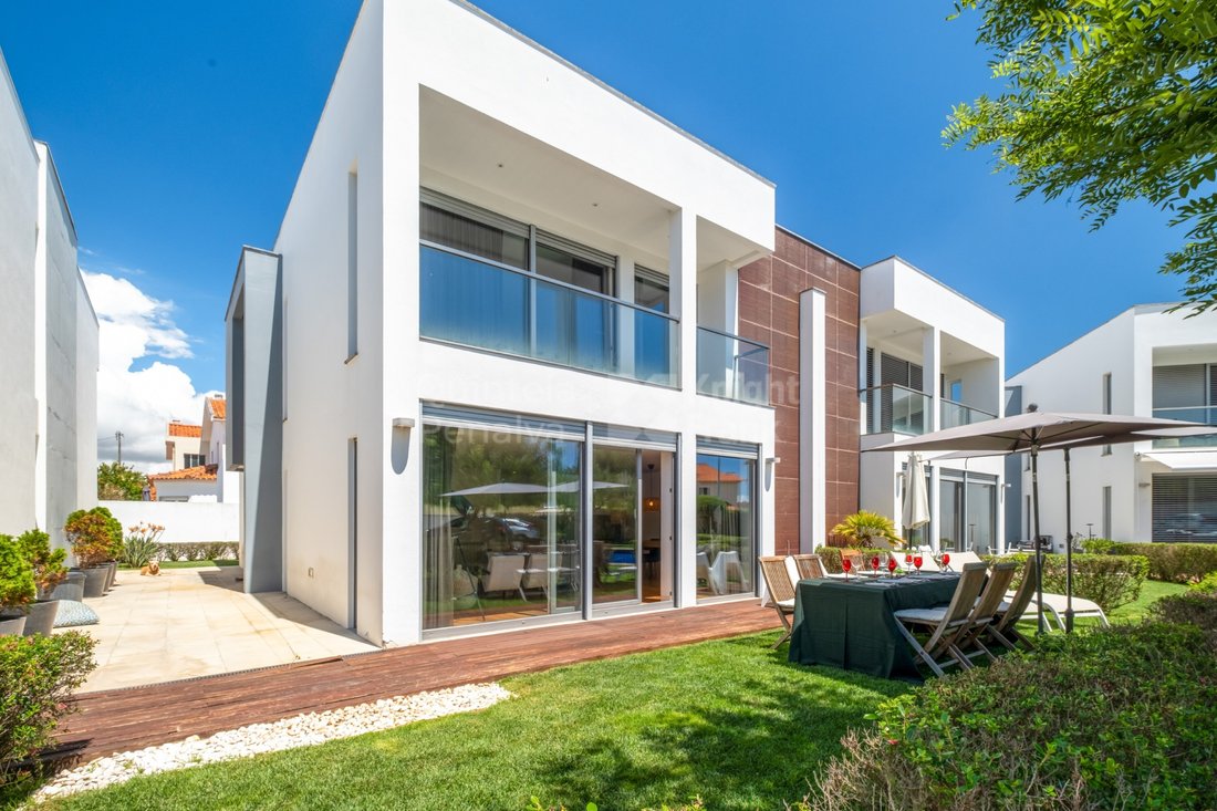 House in Carcavelos e Parede, Lisbon, Portugal 2 - 17954355