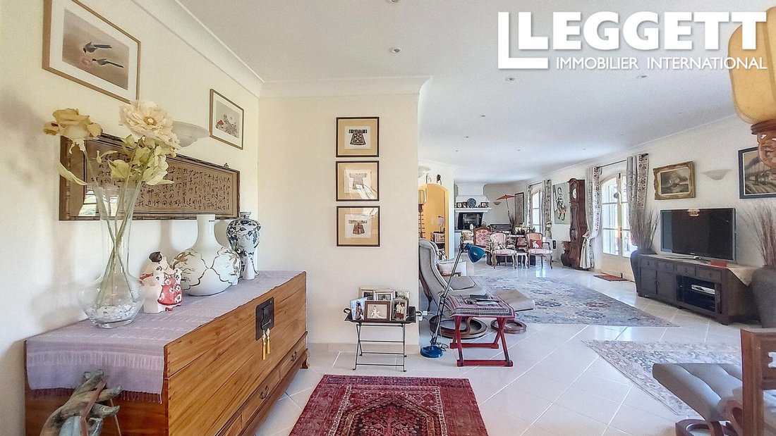 Villa in Villecroze, Provence-Alpes-Côte d'Azur, France 4 - 17951783