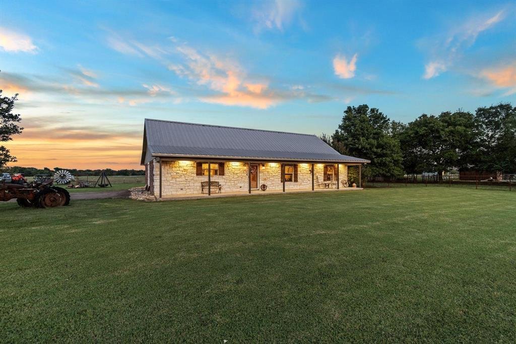Farm Ranch in Lone Oak, Texas, United States 4 - 17952388