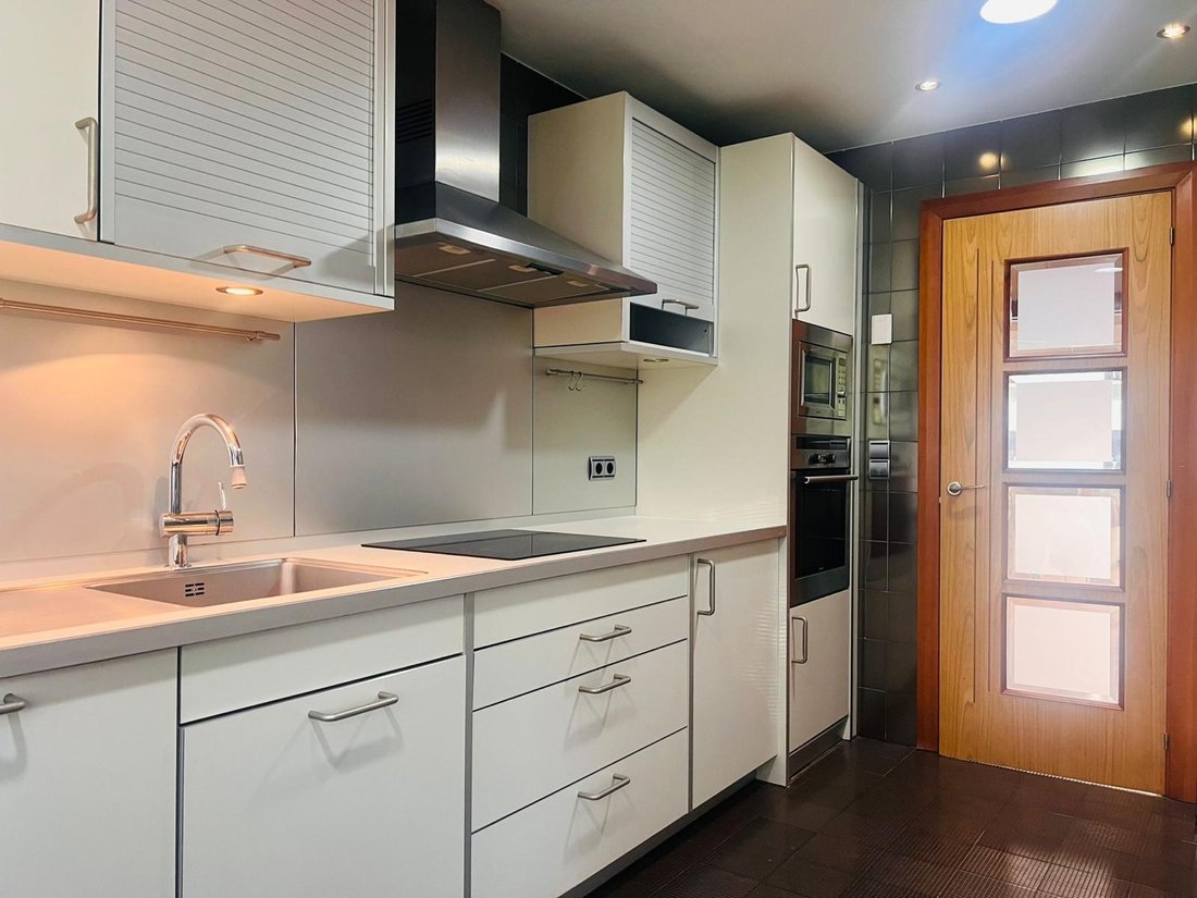 Apartment in Puerto Banus, Marbella, Spain 5 - 17947316