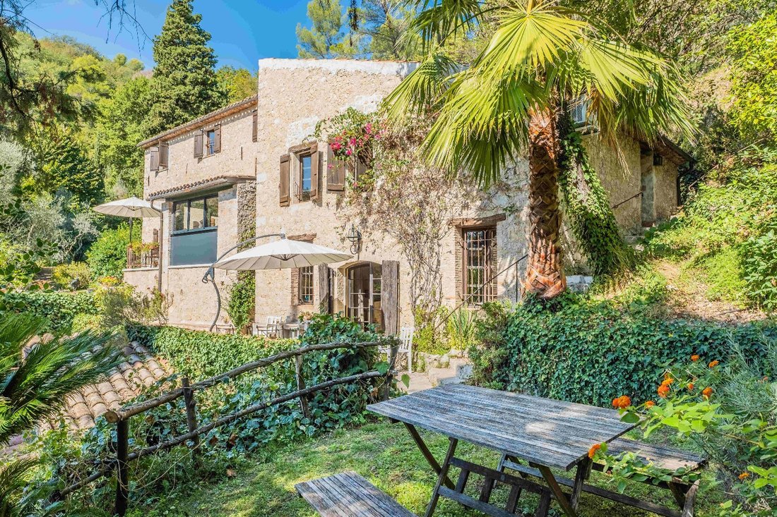 House in Carros, Provence-Alpes-Côte d'Azur, France 1 - 17953536