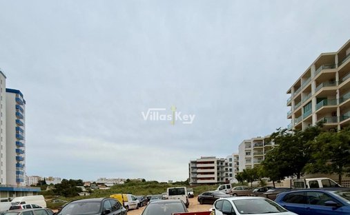 Land in Portimao, Algarve, Portugal 1