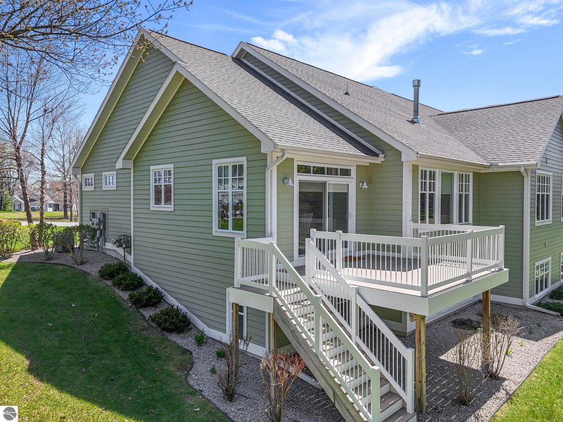 Condo in Traverse City, Michigan, United States 1 - 17509661