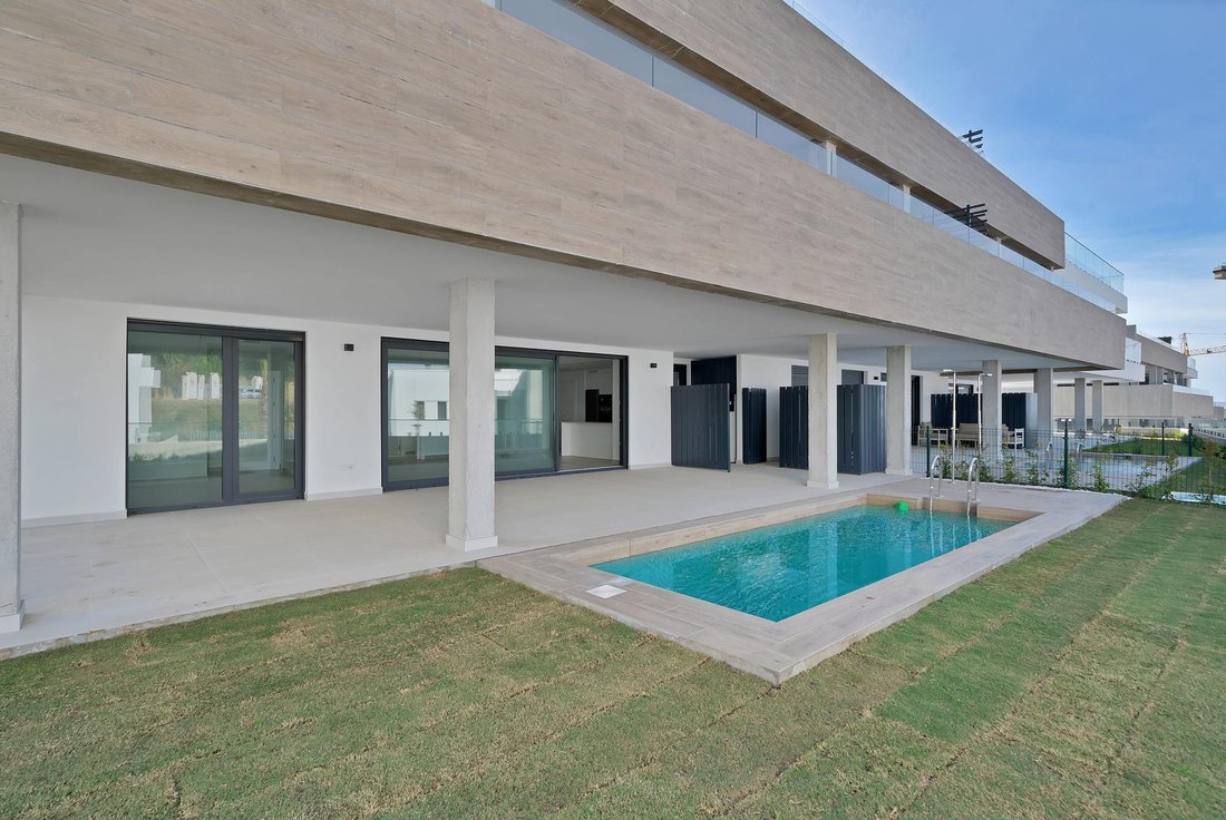 Apartment in Marbella, Andalusia, Spain 2 - 17947932