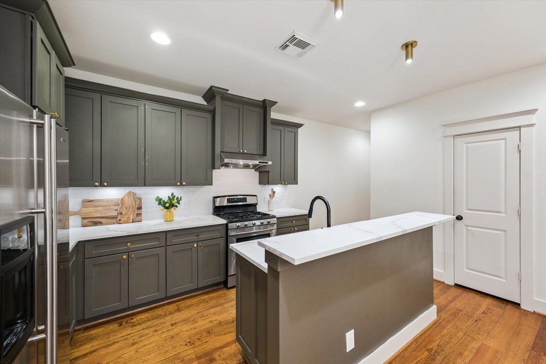 House in Houston, Texas, United States 3 - 17952905