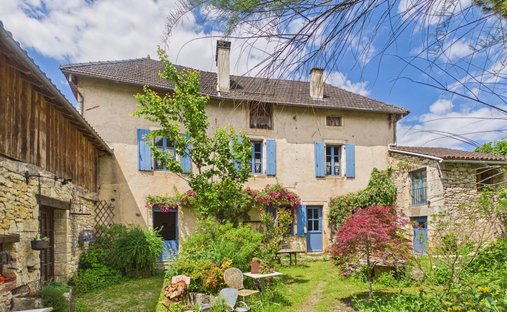 House in Saint-Cirq-Lapopie, Occitania, France 1