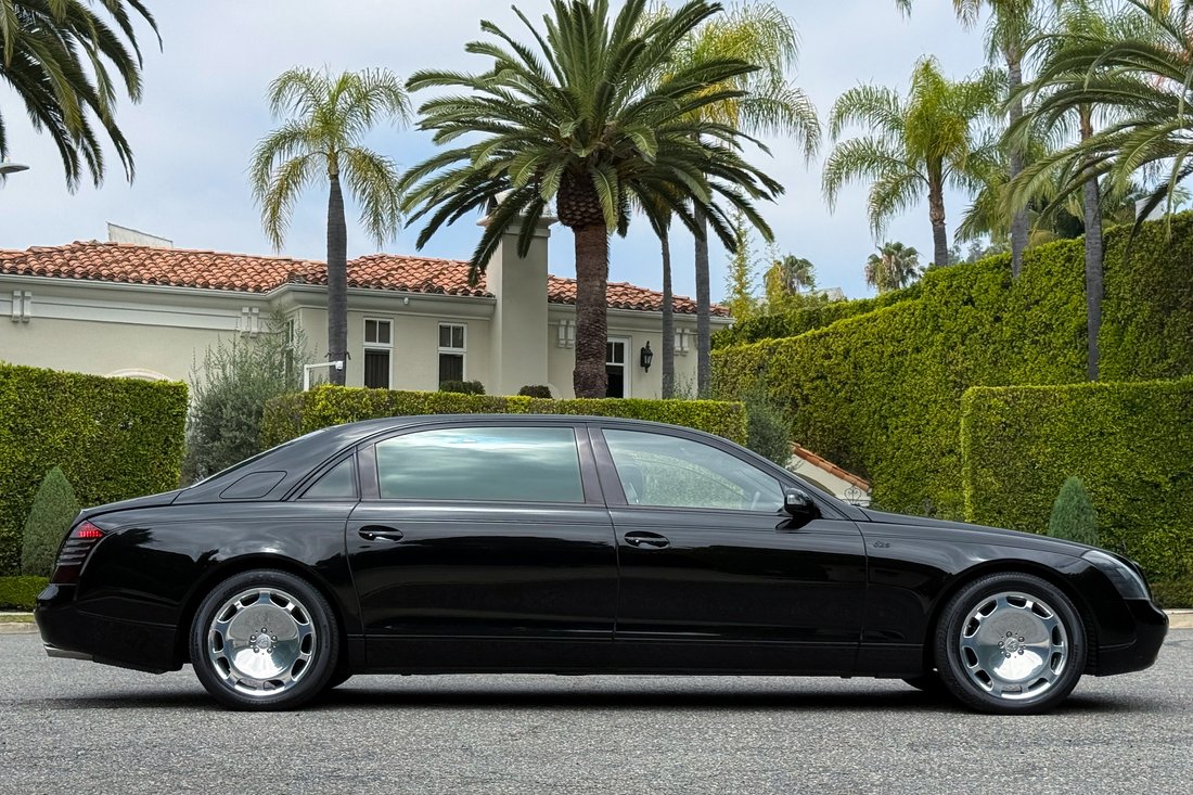 Sedan in West Hollywood, CA, United States 4 - 17948357