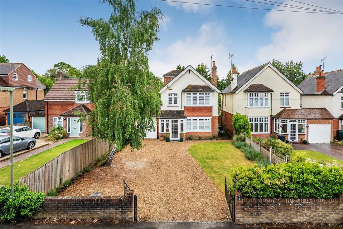 House in Hawks Hill, Fetcham, England 1 - 17947216