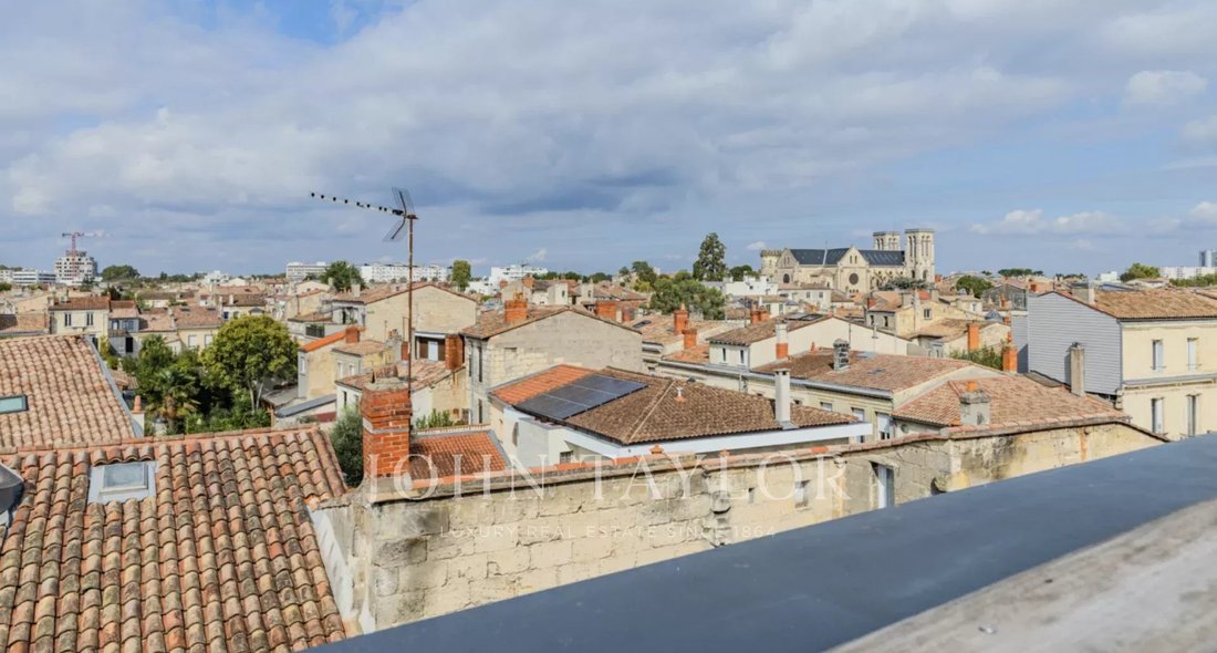 Apartment in Grand Parc-Chartrons-Paul Doumer, Bordeaux, France 1 - 17949207