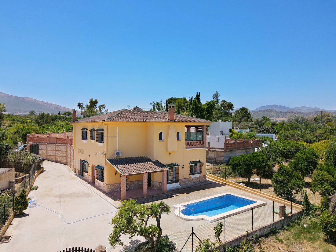 Finca in Alhaurin el Grande, Andalusia, Spain 4 - 17948379
