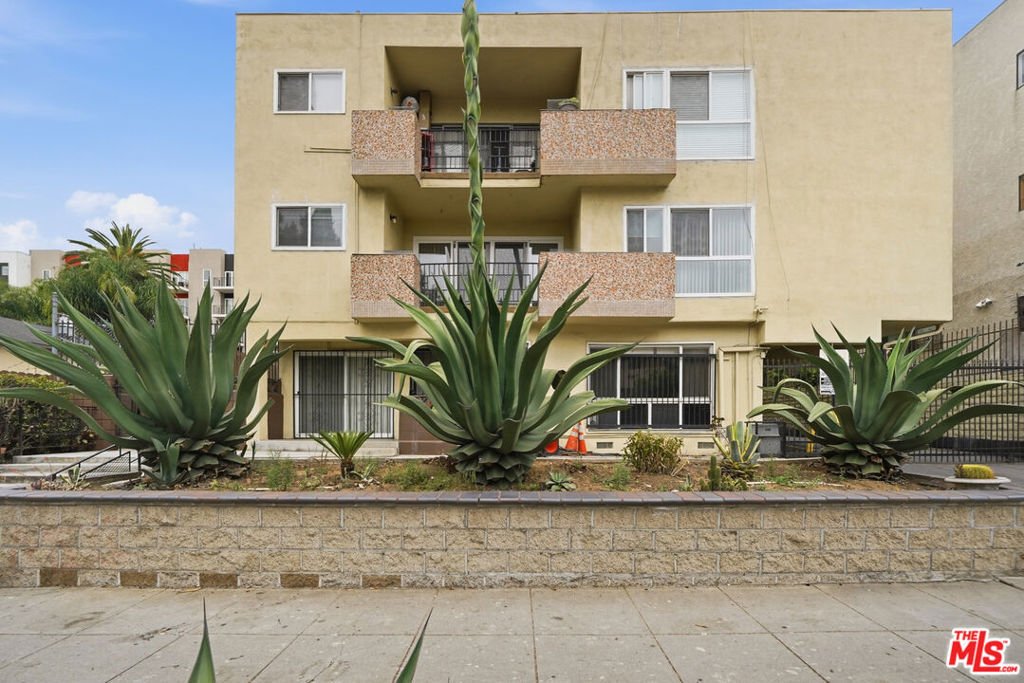 Los Angeles, California, United States 4 - 17953757