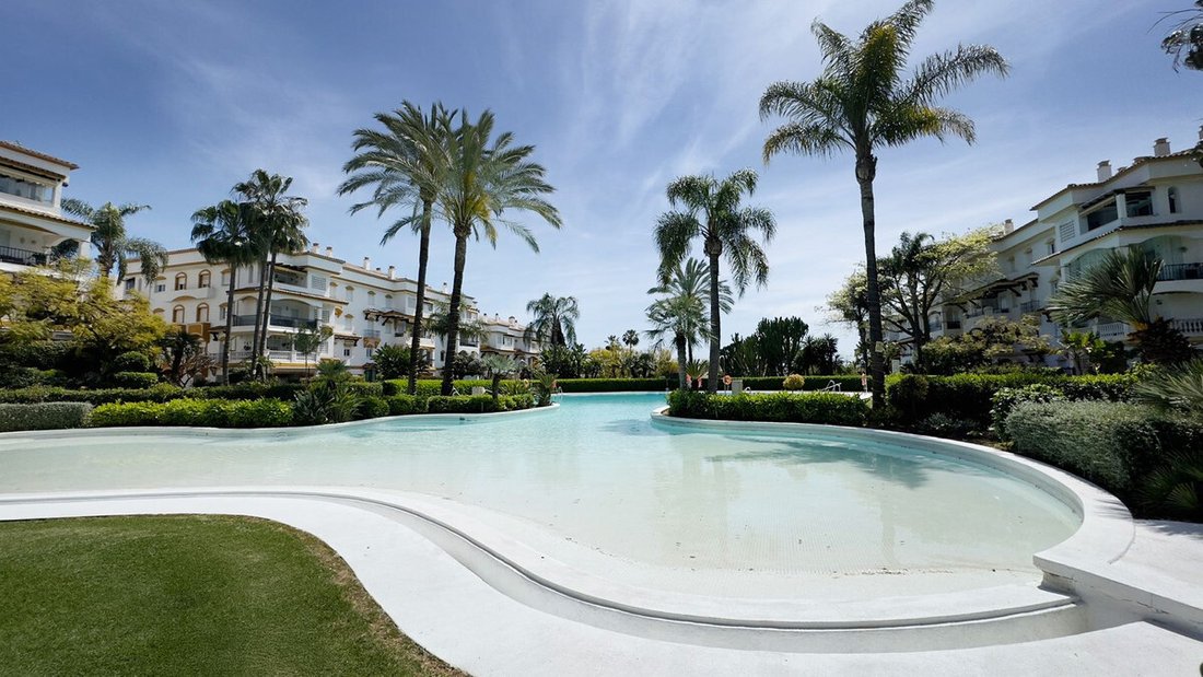 Apartment in Marbella, Andalusia, Spain 2 - 17947596