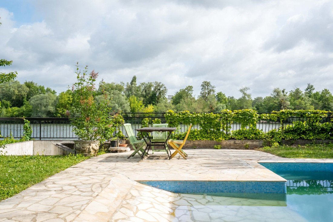 House in Poissy, Ile-de-France, France 1 - 17953107