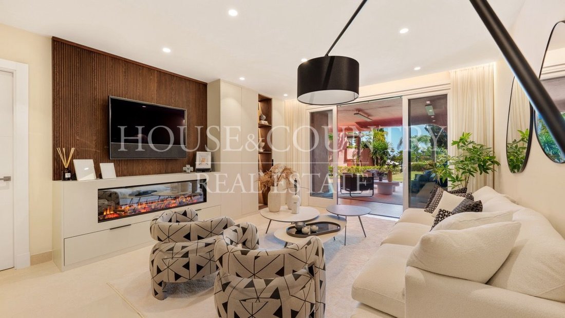Apartment in Gualdalmansa, Estepona, Andalusia 2 - 17947873