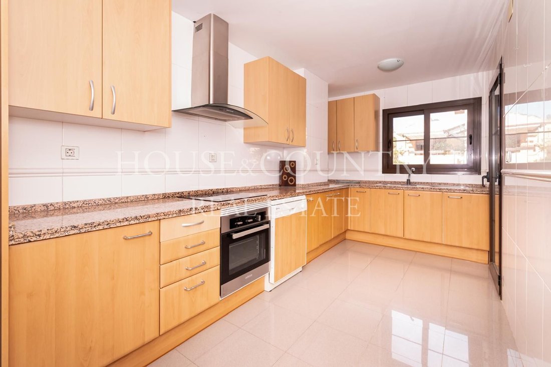 Apartment in Atalaya-Isdabe, Estepona, Andalusia 3 - 17947853