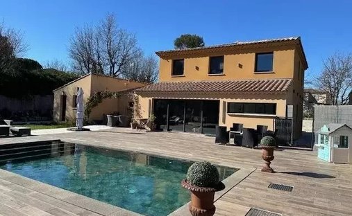 House in Centre Ville, Saint-Maximin-la-Sainte-Baume, France 1
