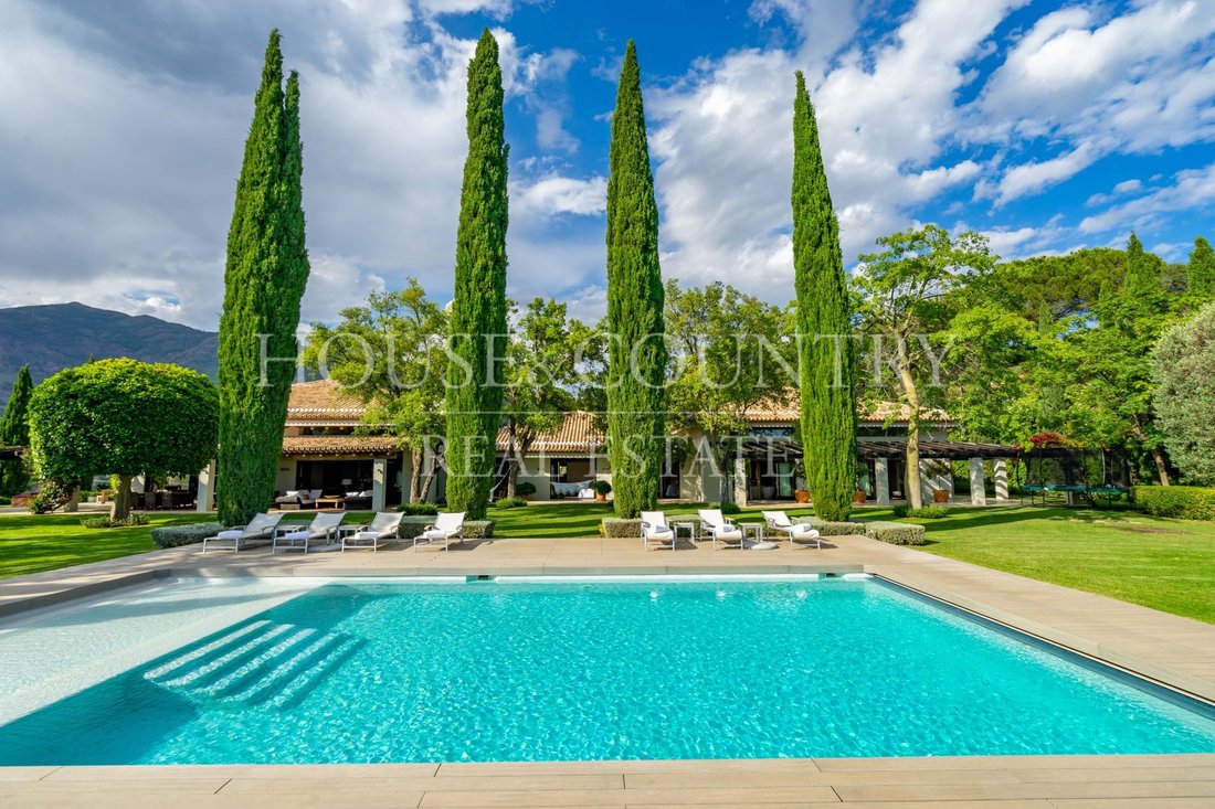 Villa in El Paraíso, Benahavis, Spain 1 - 17947710