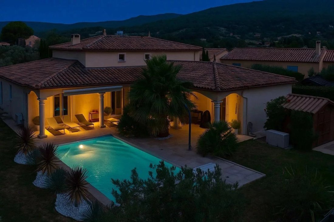 House in Aups, Provence-Alpes-Côte d'Azur, France 2 - 17953165