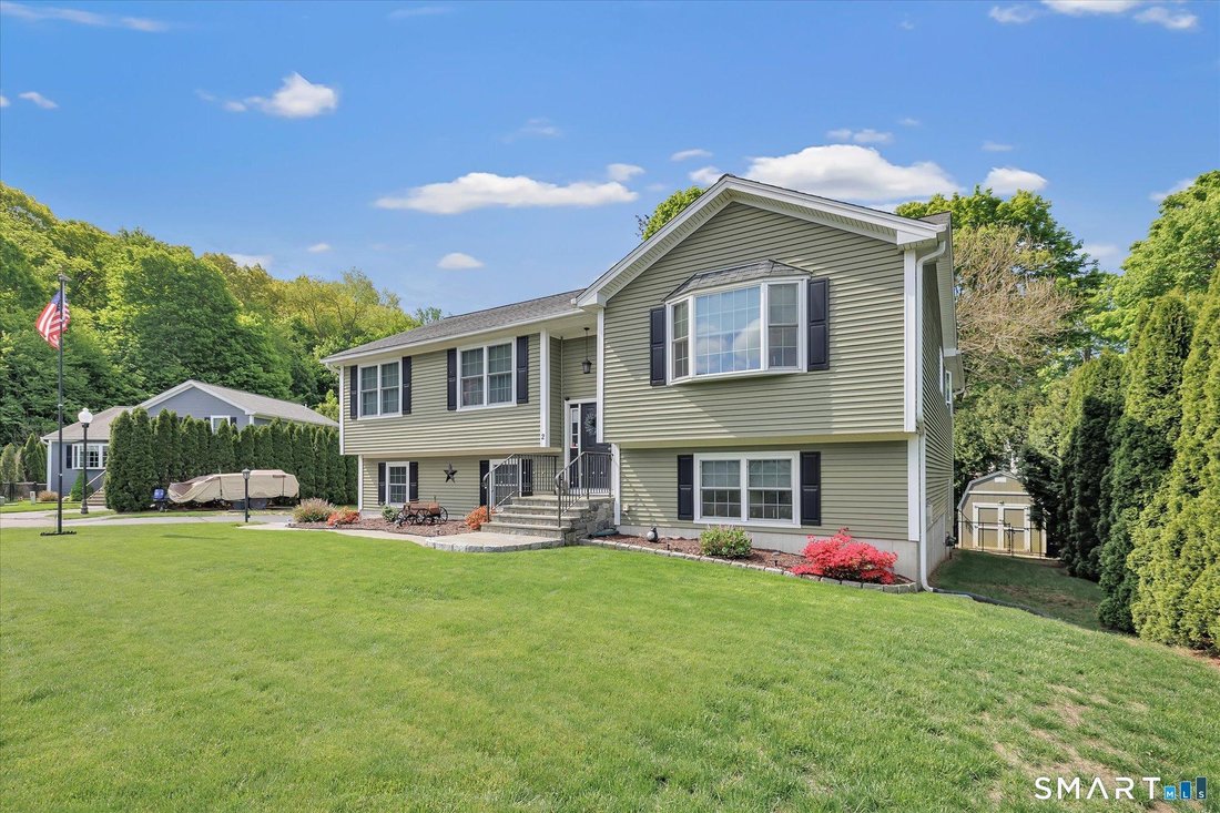 House in Ansonia, Connecticut, United States 2 - 17949628