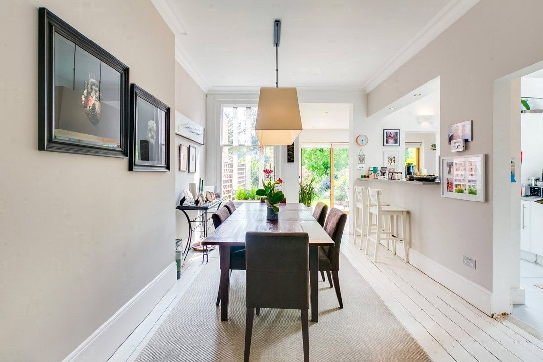 Apartment in Holly Village, Haringey, England 4 - 17947209