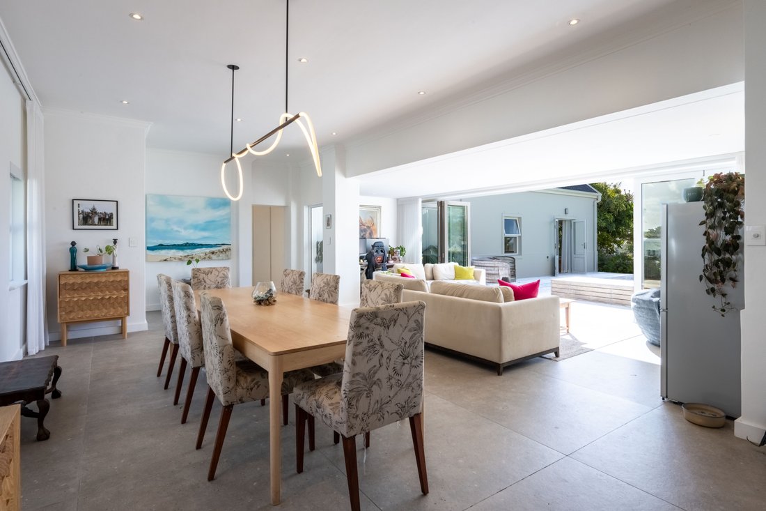 Estate in Retreat, Cape Town, South Africa 3 - 17949722