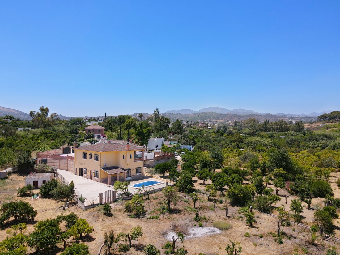 Finca in Alhaurin el Grande, Andalusia, Spain 1 - 17948379