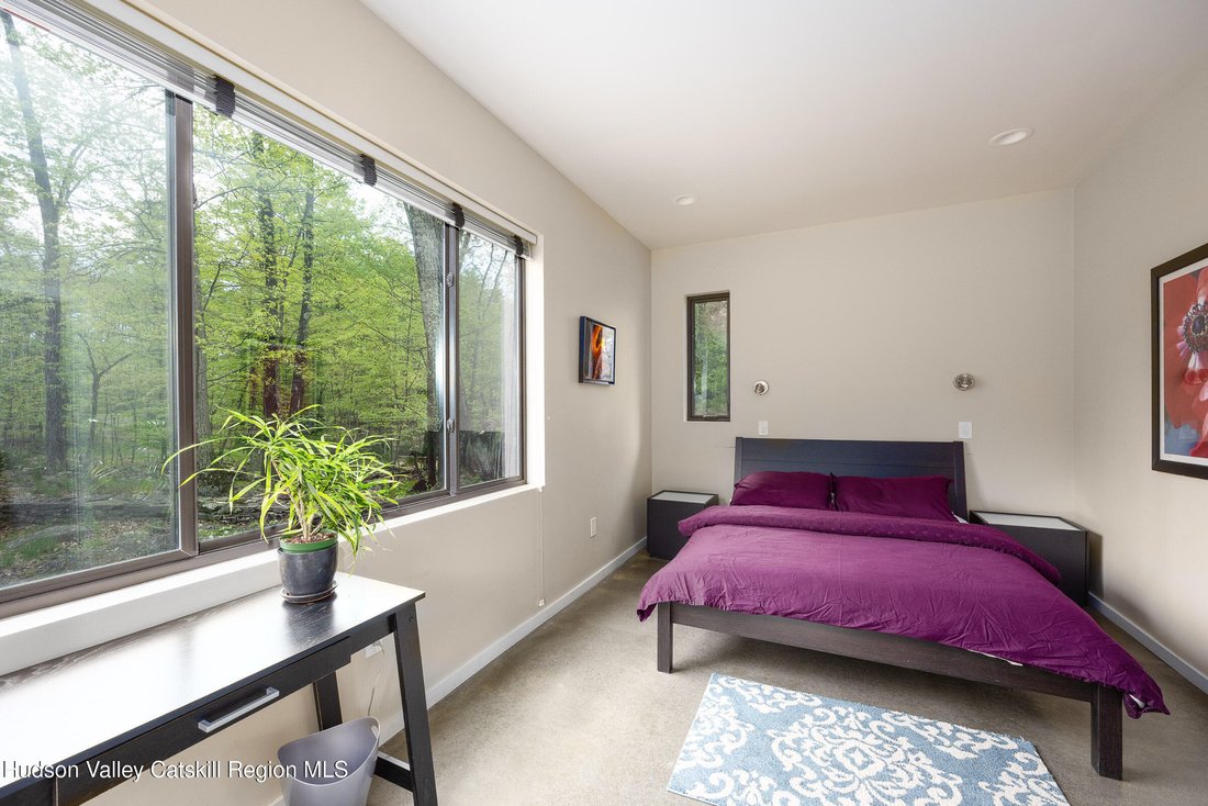 Woodstock, New York, United States 4 - 17951405