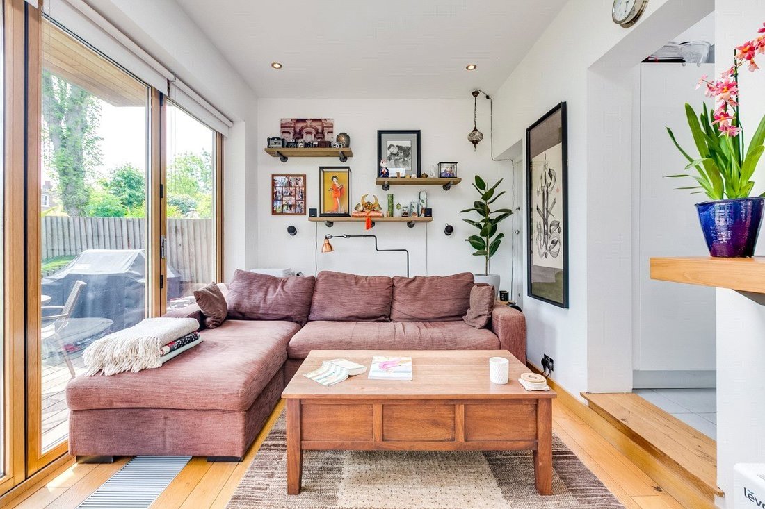 Apartment in Holly Village, Haringey, England 3 - 17947209