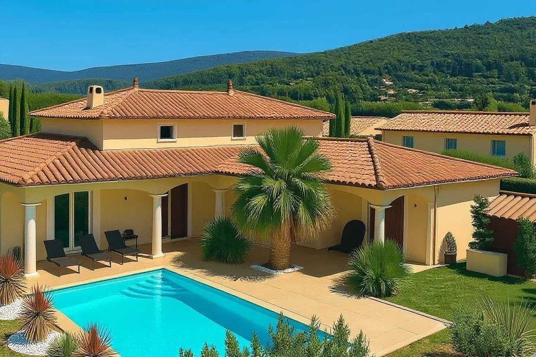 House in Aups, Provence-Alpes-Côte d'Azur, France 1 - 17953165