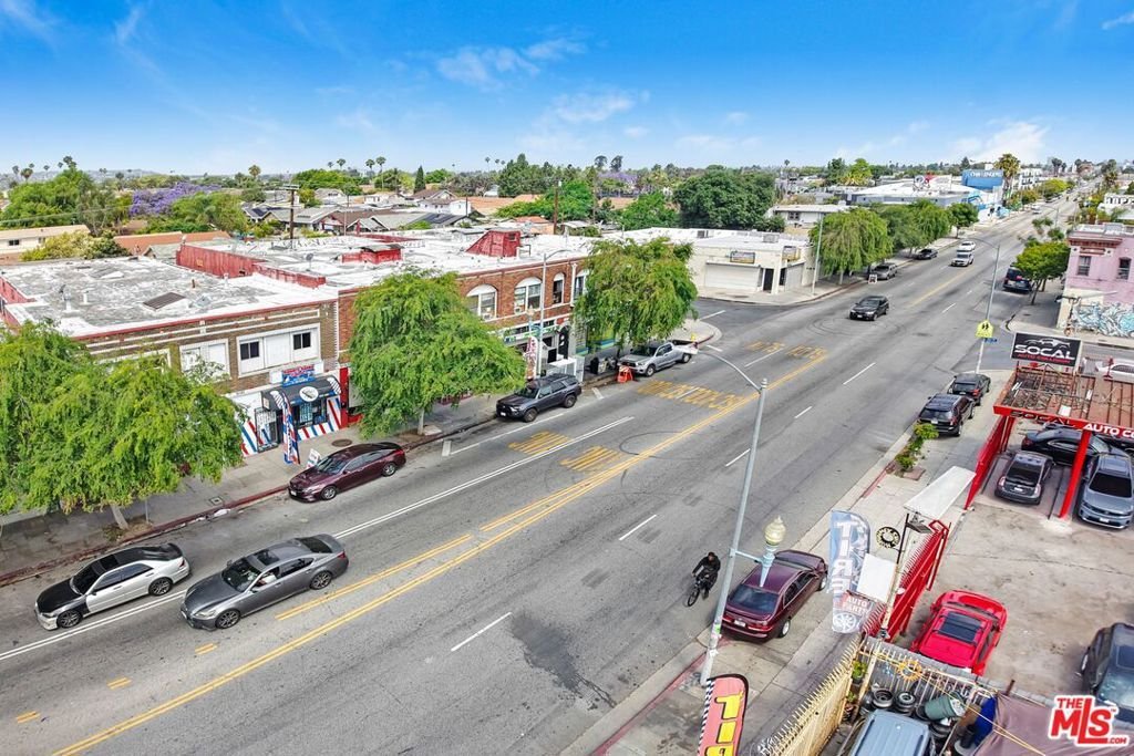 Los Angeles, California, United States 5 - 17953733