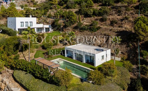 Villa in Benahavis, Andalusia, Spain 1