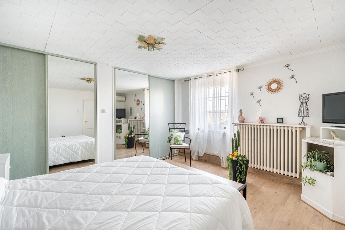 Villa à Nord, Jonage, France 4 - 17954569