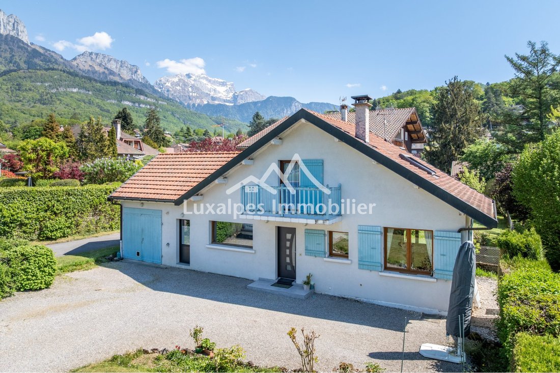 Villa in Menthon-Saint-Bernard, Auvergne-Rhône-Alpes, France 1 - 17955378